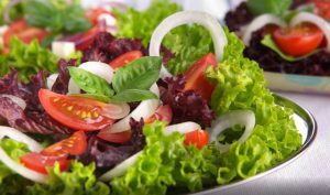 Los 10 principales beneficios de la ensalada de vegetales para el cuerpo